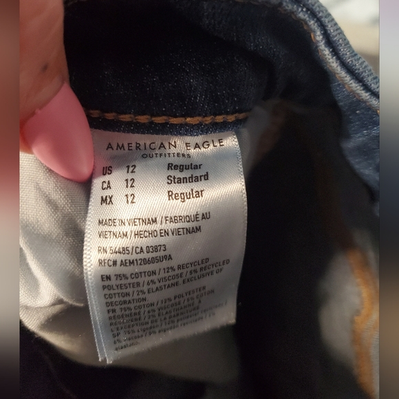 American Eagle Outfitters Curvy High-Rise Cropped Jeans - Picture 7 of 9